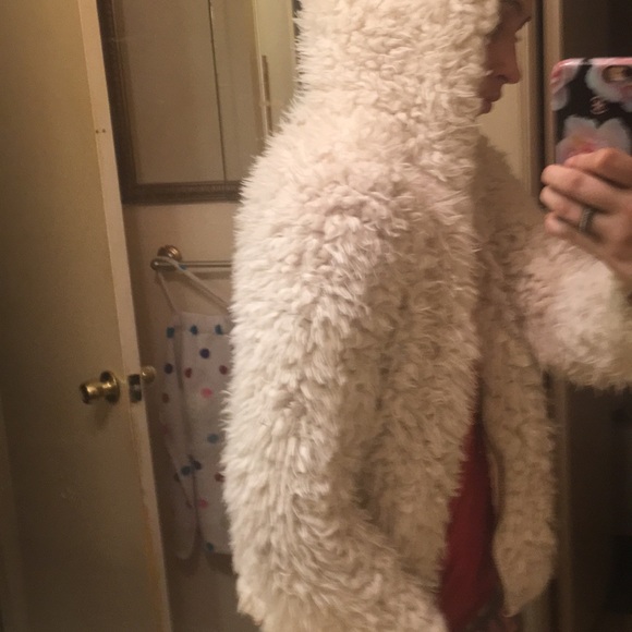 White fuzzy furry jacket - Picture 2 of 2